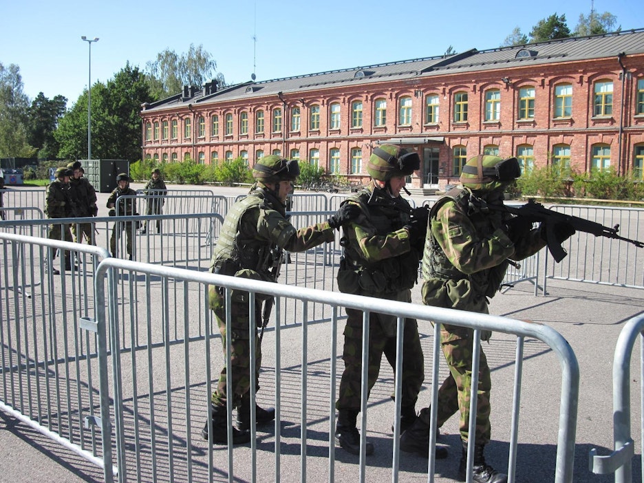 Kaupunkisotaharjoitus Santahaminassa Helsingissä.