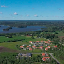 Loppi esittelee kunnan tonttitarjontaa Youtube-videoilla. Kuva on Lopen kirkonkylän Vanhakosken tonttialueen esittelyvideolta.