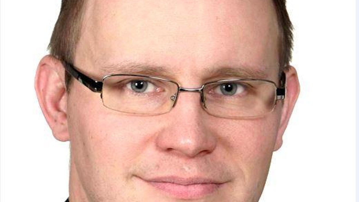 Mäki-Hakola toteaa MTK:n blogissa, että Metsäkeskuksen vahvuus oli ennen selkeässä alueellisuudessa ja toimijoiden luottamuksessa, joka sittemmin on heikennyt metsävaratietokiistan myötä.