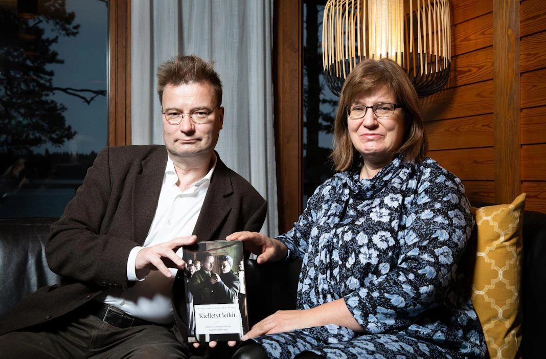 Tietokirjallisuuden Finlandia-voittaja on Marko Tikan ja Seija-Leena Nevalan teos Kielletyt leikit – Tanssin kieltämisen historia Suomessa 1888–1948.