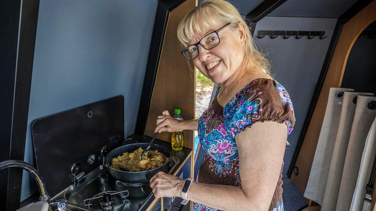 Marjo Seki ei voi sietää Suomessakin yleistyneitä sushi-buffetteja. joissa sushista on tehty pikaruokaa. Hän oikaisee myös, että sushiriisi on ihan tavallista riisiä, johon on vain lisätty etikka-sokeriseos.