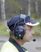 WS Lite Comin käyttö on yksinkertaista. Oikealla puolella sijaitsee virtanappi, jolla hallitaan myös Bluetooth-yhteyden muodostusta. Valikkoja ja äänentasoa säädellään kahdella napilla. Kuulokkeiden vasemmalla puolella on puhelun vastauspainike.