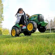 John Deere on ärhäkkä menopeli. Huippunopeus on jopa yli 7 kilometriä tunnissa.