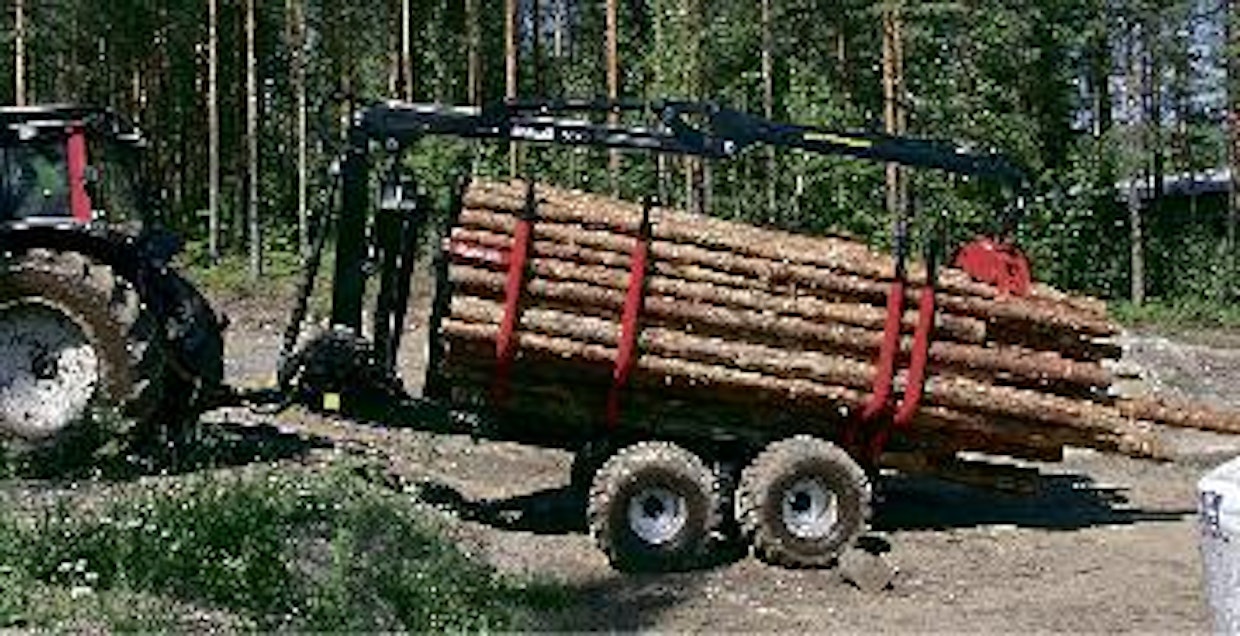 Nokan sermin sijainti ei mahdollista pitemmällä puutavaralla riittävän aisapainon aikaansaamista. Kuvan tilanteessa aisapaino oli enää 350 kg.
