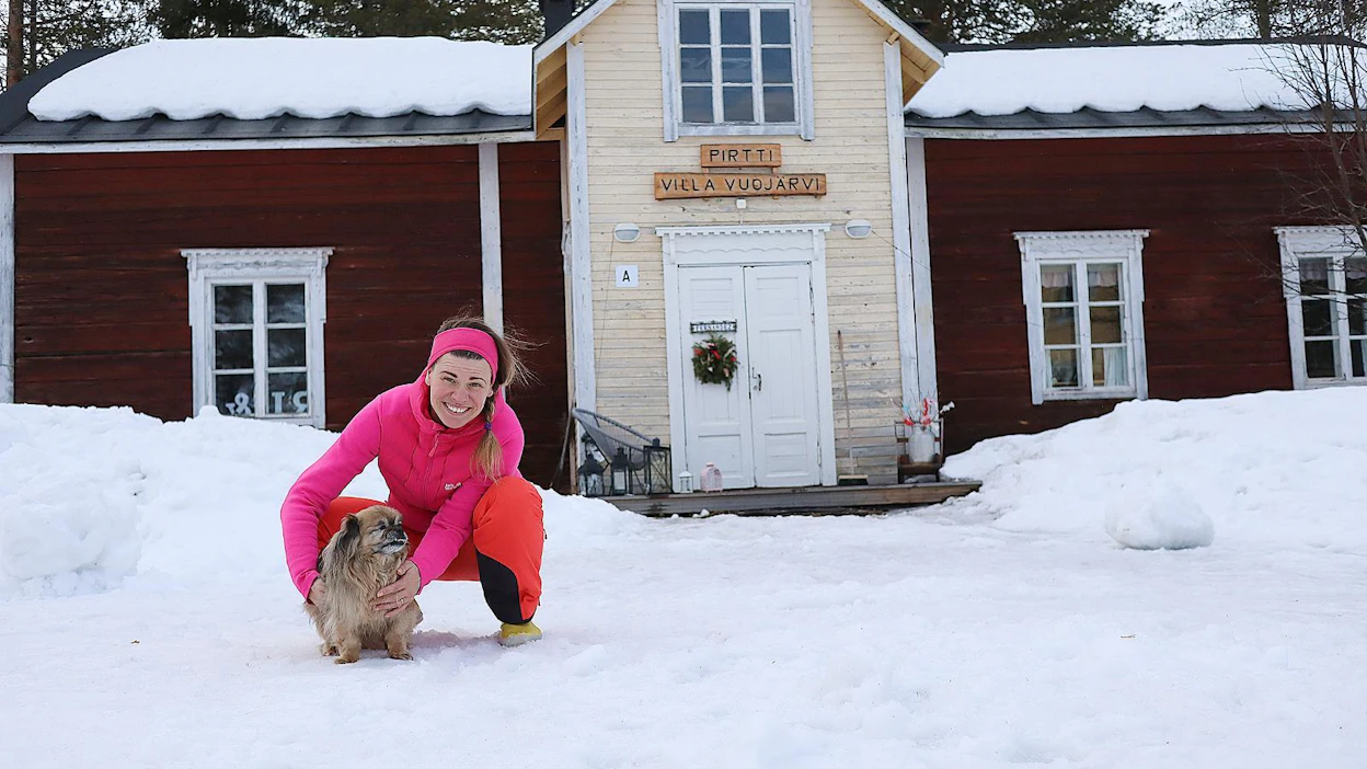 Inari Fernándezin ja Mutun Sodankylän-talveen ovat kuuluneet muun muassa hiihtolenkit.