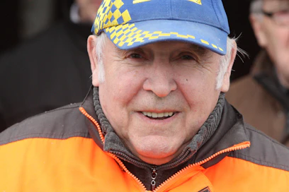 82-vuotias Otto Salojensaari hankki S-Tallilleen kaksi tulevaisuuden toivoa.