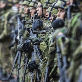 Suomen puolustus nojautuu vahvaan reserviläisjoukkoon. Aihekuva.
