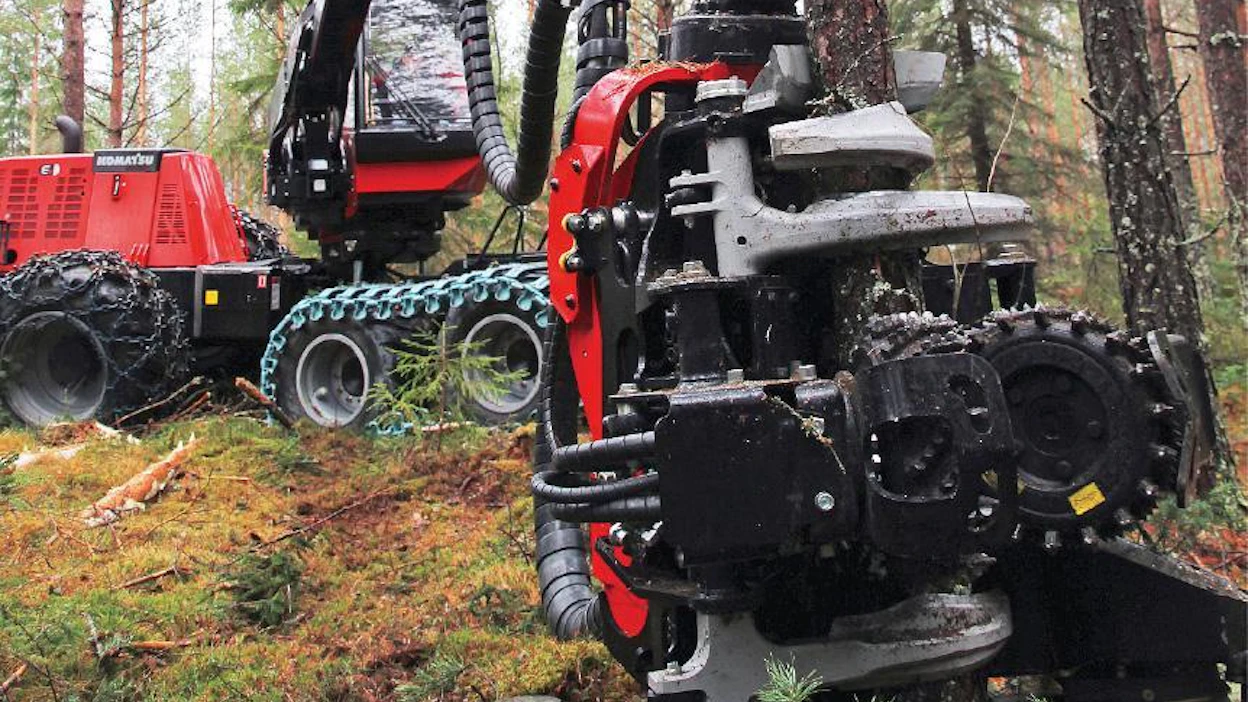 Komatsu C93 on uusi hakkuupää, Suomessa yleisimmin käytettävään kokoluokkaan. Sen sahalaite on uudentyyppinen konstruktio.