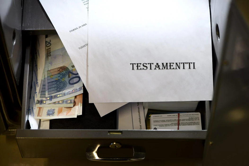 Perinnönjaot voivat pienentää varallisuuskeskittymiä, koska niiden myötä varallisuus jakautuu useampiin kotitalouksiin. Lehtikuva / Heikki Saukkomaa