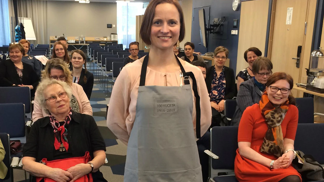 Minna Vanhala näkee tarvetta kotitalousopetukselle myös lukiossa ja ammattioppilaitoksissa.