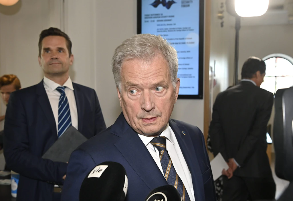 Presidentti Sauli Niinistö saapui Ulkopoliittisen instituutin järjestämään Helsinki Security Forum -turvallisuuskonferenssiin perjantaina. LEHTIKUVA / Markku Ulander.