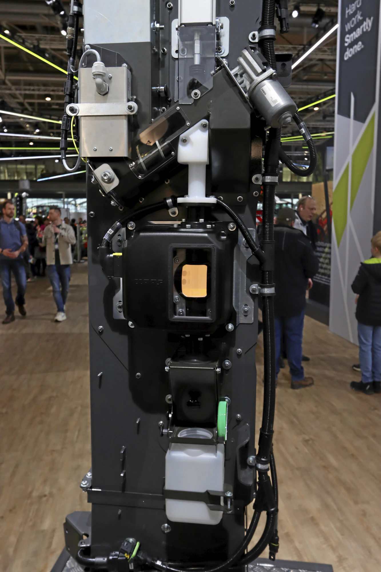 Claas Nutrimeter Grain on Lexion-puimureiden viljaelevaattoriin asennettava NIR-anturi, joka mittaa viljan valkuaispitoisuutta ja öljykasvien öljypitosuutta reaaliajassa. VTT:llä kehitetty ja suomalaisen GrainSense Oy:n valmistama anturi mittaa koko jyvän ravintosisällön eikä vain pintakerrosta. Mittaustulokset voidaan tallentaa satokartoitusohjelmaan.