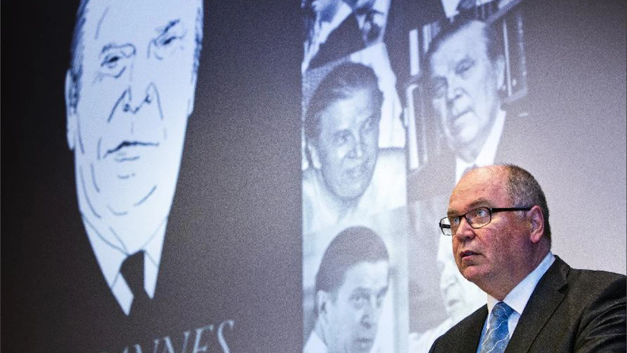 Eduskunnan puhemies Eero Heinäluoma lausui avaussanat Johannes Virolaisen juhlakirjan julkistamistilaisuudessa eduskunnan auditoriossa maanantaina. Kari Salonen