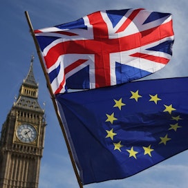 Jos parlamentin työskentely jäädytetään Britanniassa, eivät kansanedustajat luultavasti enää ehdi estää mahdollista sopimuksetonta eroa EU:sta. LEHTIKUVA/AFP