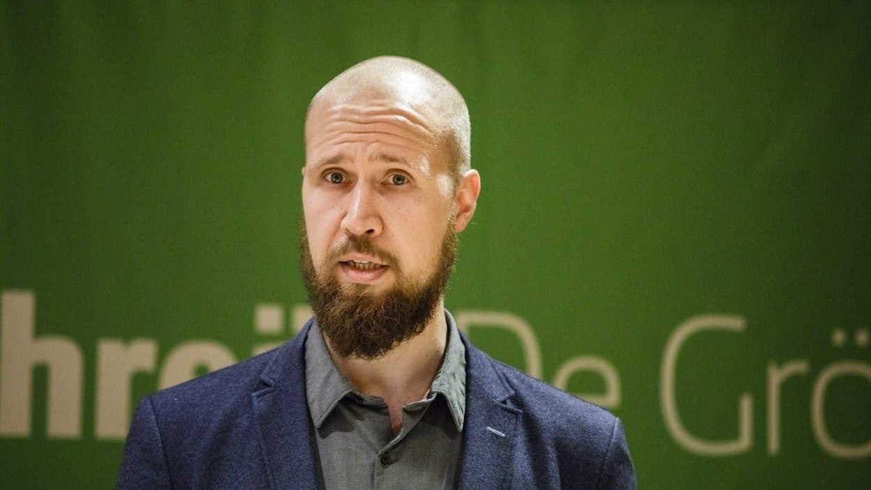 Touko Aallon johtaman puolueen puoluekokous jatkuu sunnuntaihin.