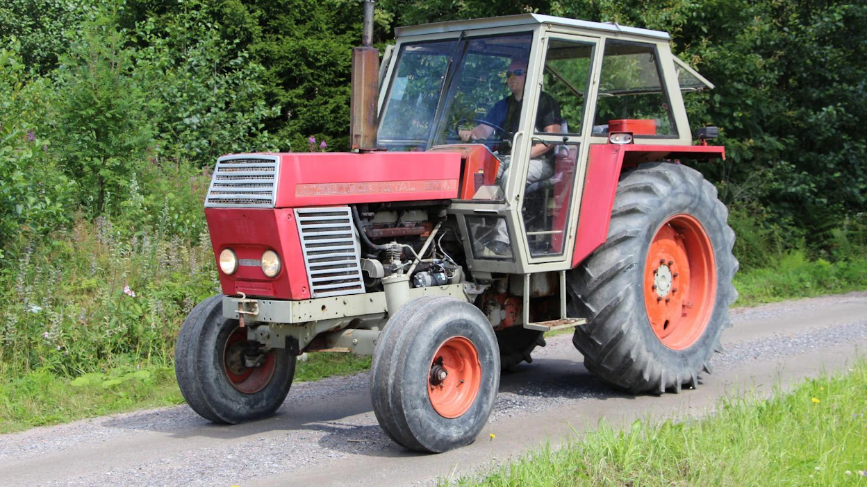 Zetor Crystal 8011. 1968–81, Lišen, Brno ja 1981–87 Martin, Tšekkoslovakia. Traktoria on valmistettu yhteensä 37 777 kpl.