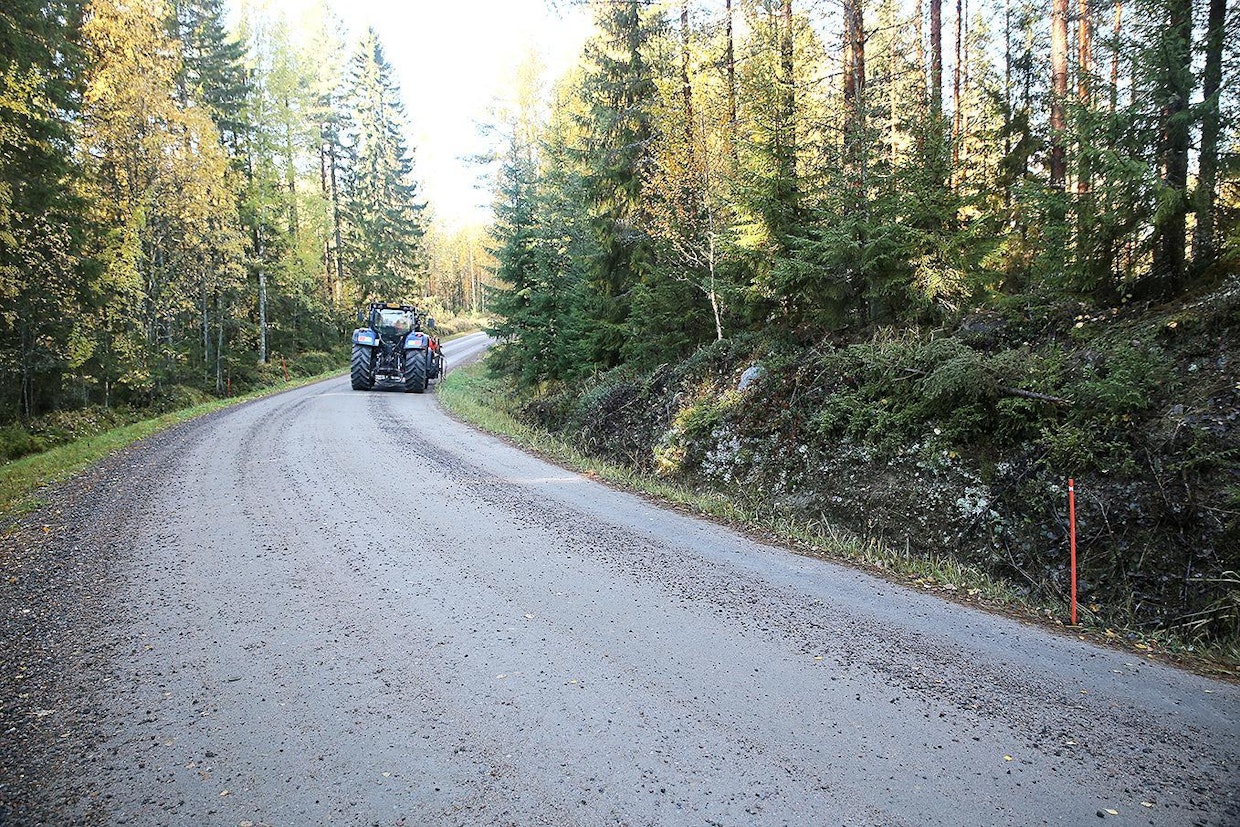 Viitat pystytetään tien mutkaisuudesta riippuen 50–70 metrin välein.