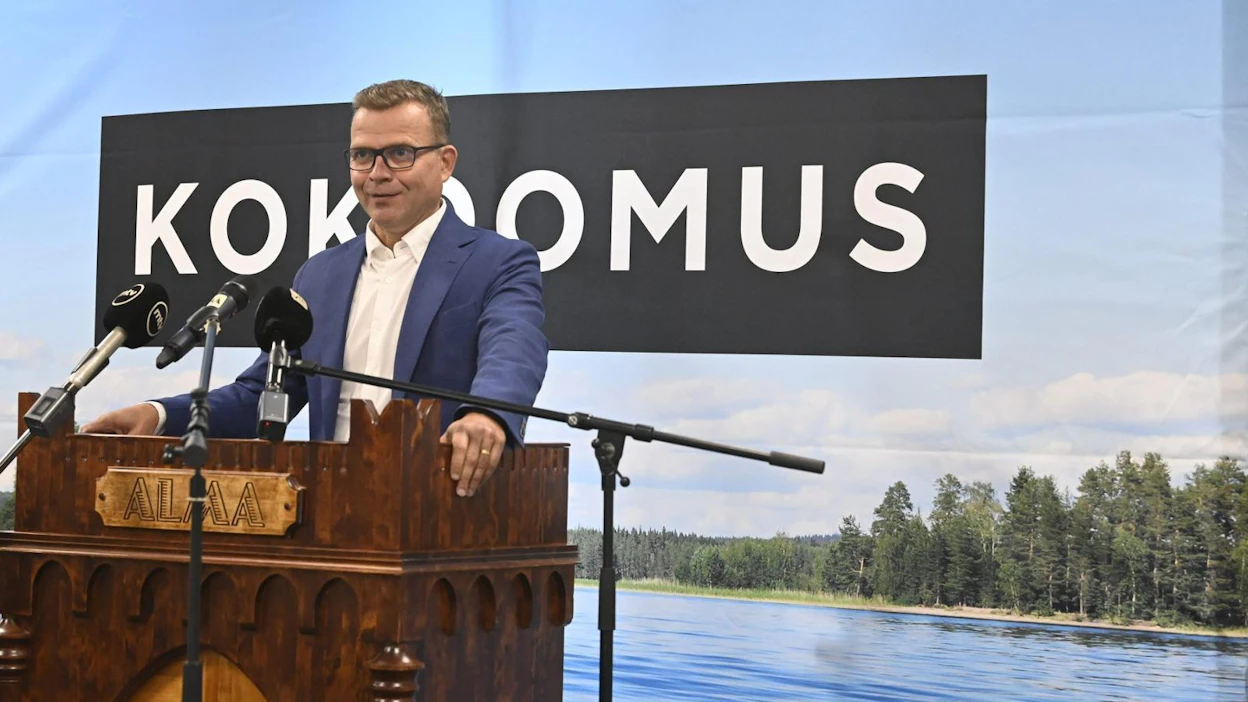 Kokoomuksen puheenjohtaja Petteri Orpo puolue- ja ryhmäjohdon kesäkokouksessa Seinäjoella viime kuussa. LEHTIKUVA / JUSSI NUKARI