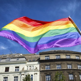 Pride-tapahtumissa juhlitaan ja muistetaan seksuaali- ja sukupuolivähemmistöihin kuuluvien ihmisten oikeuksia.