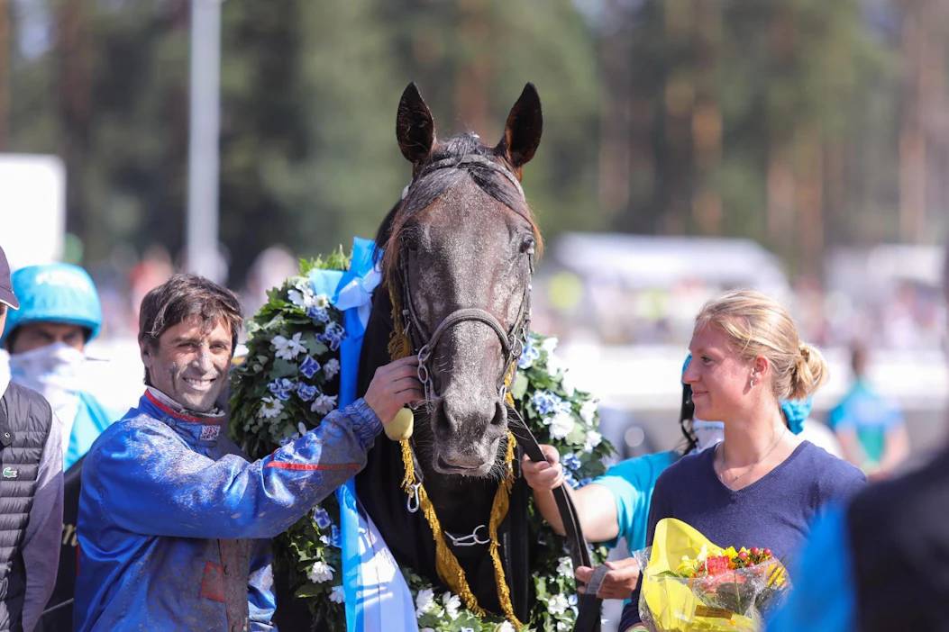 Hede Darling, Eric Raffin ja Claire Lelouvier olivat Eugen Pylvänäisen muistoajon sankarit.