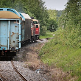 Ruotsissa puidaan junaliikenteen osuutta metsäpaloihin. Arkistokuva on tavaraliikenteestä Suomessa.