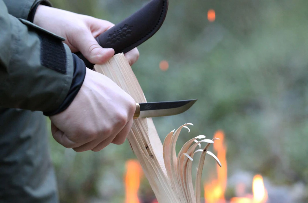 Puukko on metsänomistajalle tarpeellinen työkalu niin metsässä, retkillä, vesillä kuin kotonakin.