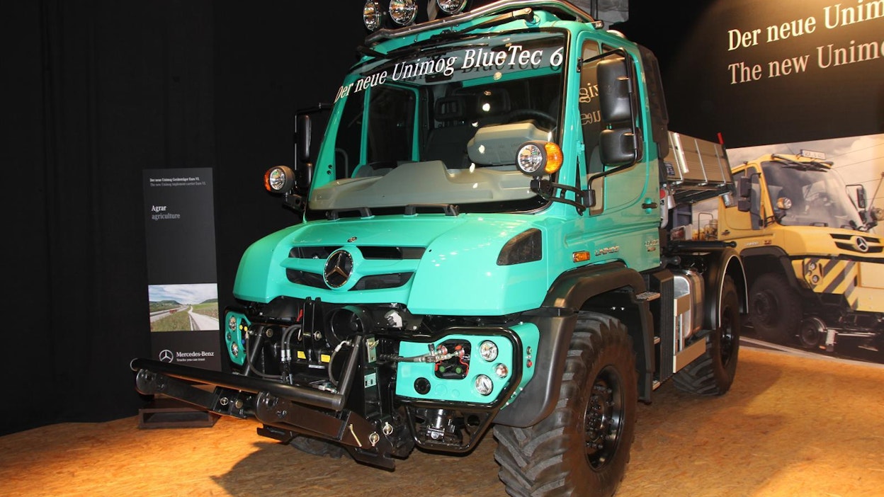 Vuonna 2013 esitelty uuden sukupolven Unimog on jatkossa saatavilla myös Agri-mallina, T1B-traktoriksi rekisteröitynä. Agrissa on voiman ulosotot sekä edessä että takana. Hydrauliikkajärjestelmä käsittää viisi itsenäistä piiriä. Työhydrauliikkapiirejä on kaksi.