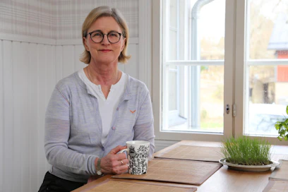 Riitta Mustonen on otettu saamastaan palkinnosta. Hän kehuu Maaseudun Tulevaisuutta, missä ruokaan liittyvät aiheet ovat nousseet entistä tärkeämmiksi.