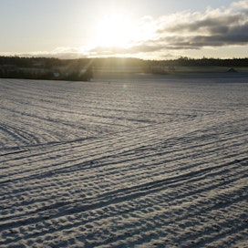 Monin paikoin Suomea on lunta vain hitusen verran.