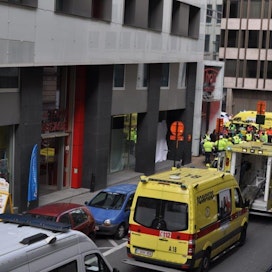 Brysselin Maelbeekin metroaseman terroristihyökkäyksessä menehtyi ainakin 20 ja loukkaantui yli 100 ihmistä.