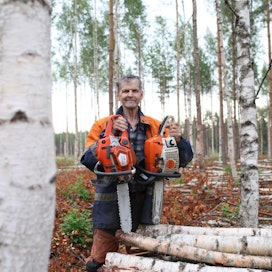 Jaakko Pessisen oma toive on se, että hänen elämäkertansa on kunnianosoitus kaikille suomalaisille metsureille.