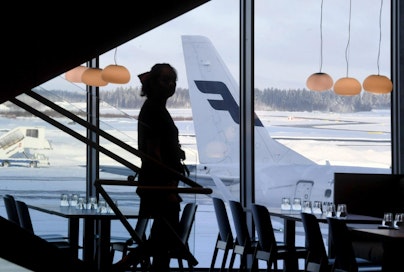 Muutokset perustuvat Finnairin mukaan huhtikuun kysyntänäkymään. LEHTIKUVA / HEIKKI SAUKKOMAA