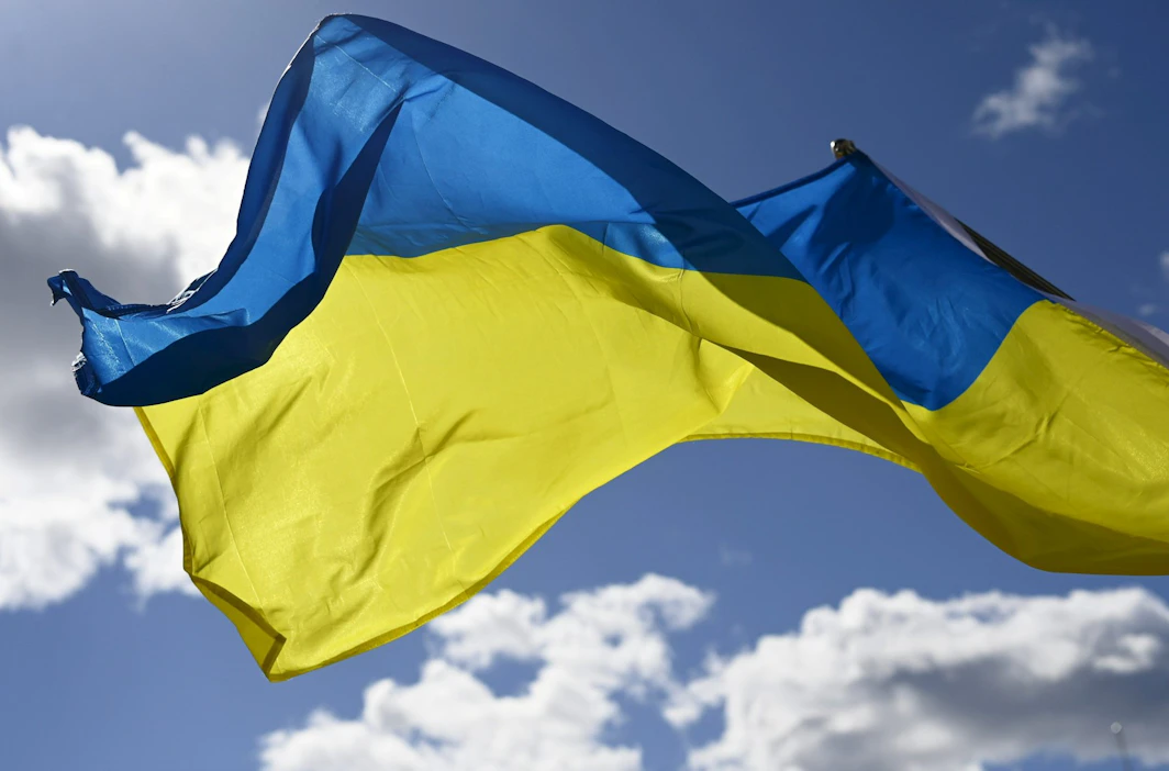 Ukrainan liput liehuvat tänään monissa Suomen kaupungeissa. Lehtikuva / Vesa Moilanen.