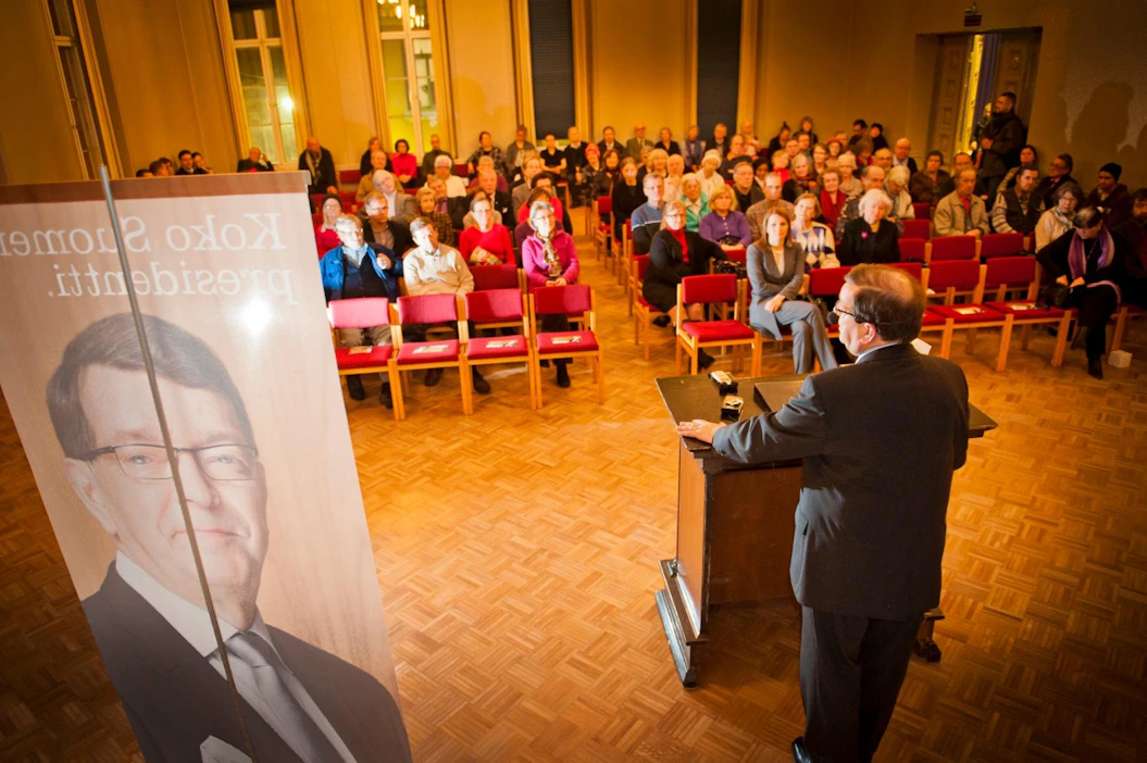 Paavo Väyrysen vaalitilaisuus Balderin salissa