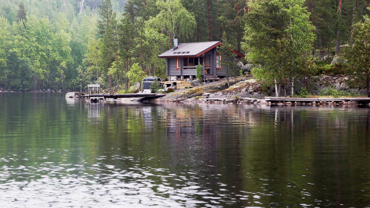 Maa- ja metsätaloustuottajain Keskusliitto MTK pitää kotimaan matkailua erinomaisena esimerkkeinä tehokkaasta elvytyskohteesta. Jos Suomeen ei voi tulla lomamatkalle, ulkomaalaisten mökkivaraukset pitäisi pystyä korvaamaan kotimaisilla mökkivarauksilla. Arkistokuva on Puulaveden rannoilta Mikkelistä.