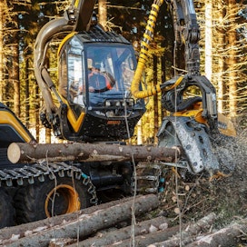 Puuliiton metsäkoneenkuljettajat uhkaavat Koneyrittäjiä lakolla, mikäli neuvotteluratkaisuun ei päästä.
