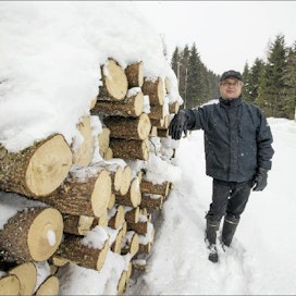 Jorma Airaksisen mielestä metsänomistaja on harvoin kehityksen jarruna metsäalalla, kaavoihin kangistunut metsätoimihenkilö on todennäköisempi ongelma. Pentti Vänskä