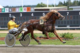 Lootustallin omistama H.V.Tuuri voitti upealla juoksulla MT:n 100-vuotisjuhlalähdön Kunkkarilegenda Lauri Malisen ohjastamana.
