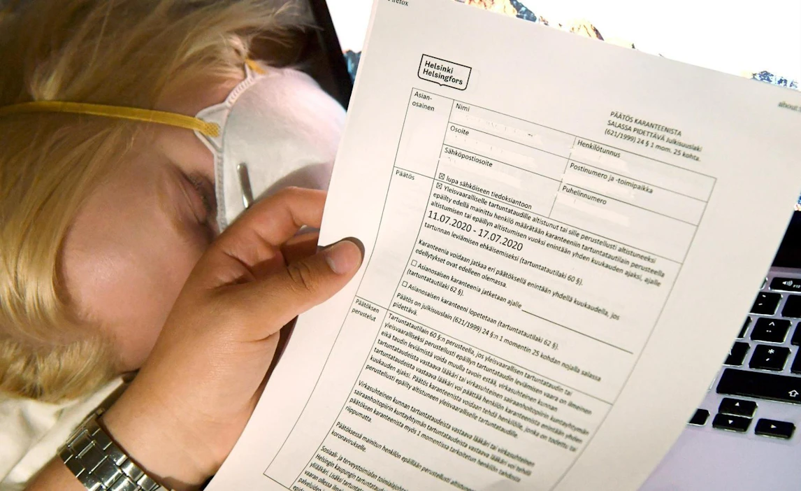 Omaehtoinen karanteeni ja tartuntatautilääkärin määräämä karanteeni lyhenevät 14 päivästä 10 päivään ensi maanantaista lähtien. LEHTIKUVA / JUSSI NUKARI