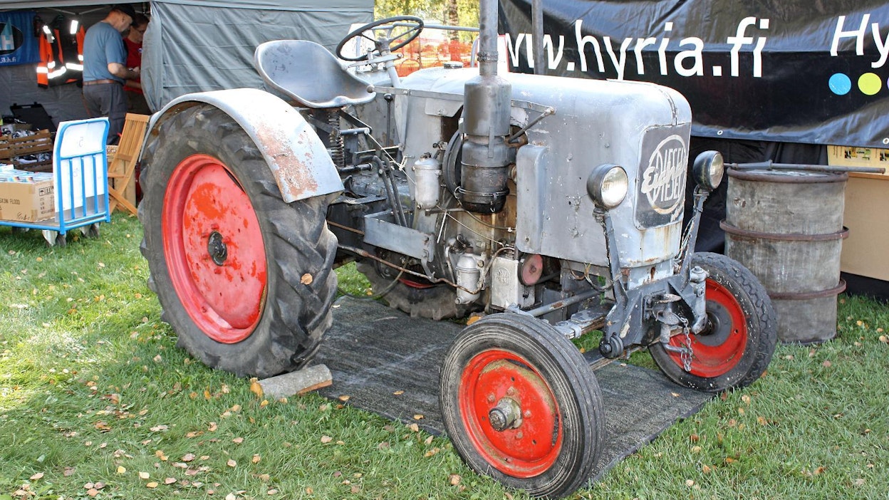 Eicher ED22 II -traktoria valmistettiin vuosina 1955–58, Forsternissa, Baijerissa, Länsi-Saksassa.