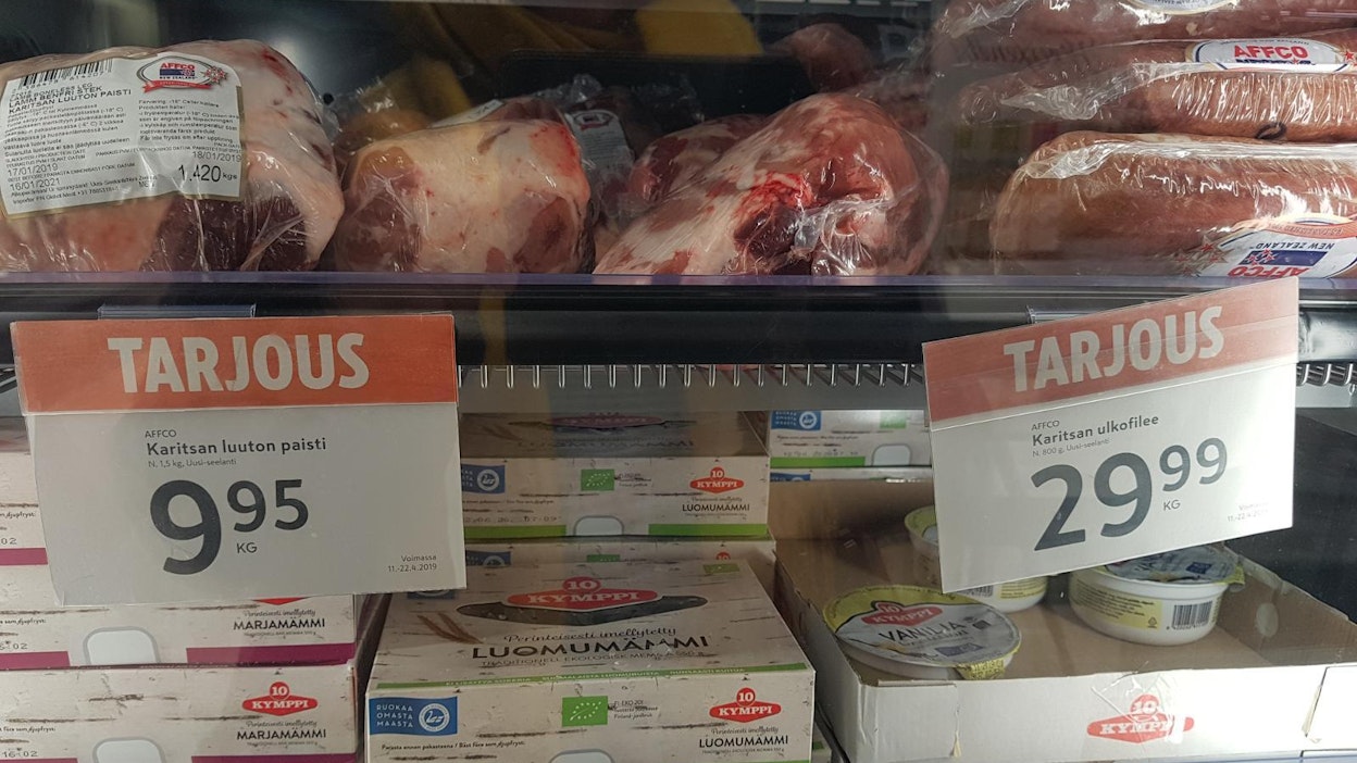 Uusiseelantilaista karitsanpaistia myytiin ainakin viikolla 15 monissa K-kaupoissa tarjoushintaan. MT selvitti lampaan- ja karitsanlihan tarjonnan 16 eri kaupasta. Viidessä niistä kotimaista karitsaa tai lammasta ei ollut lainkaan. Vain yhdessä myytiin pelkästään kotimaista.