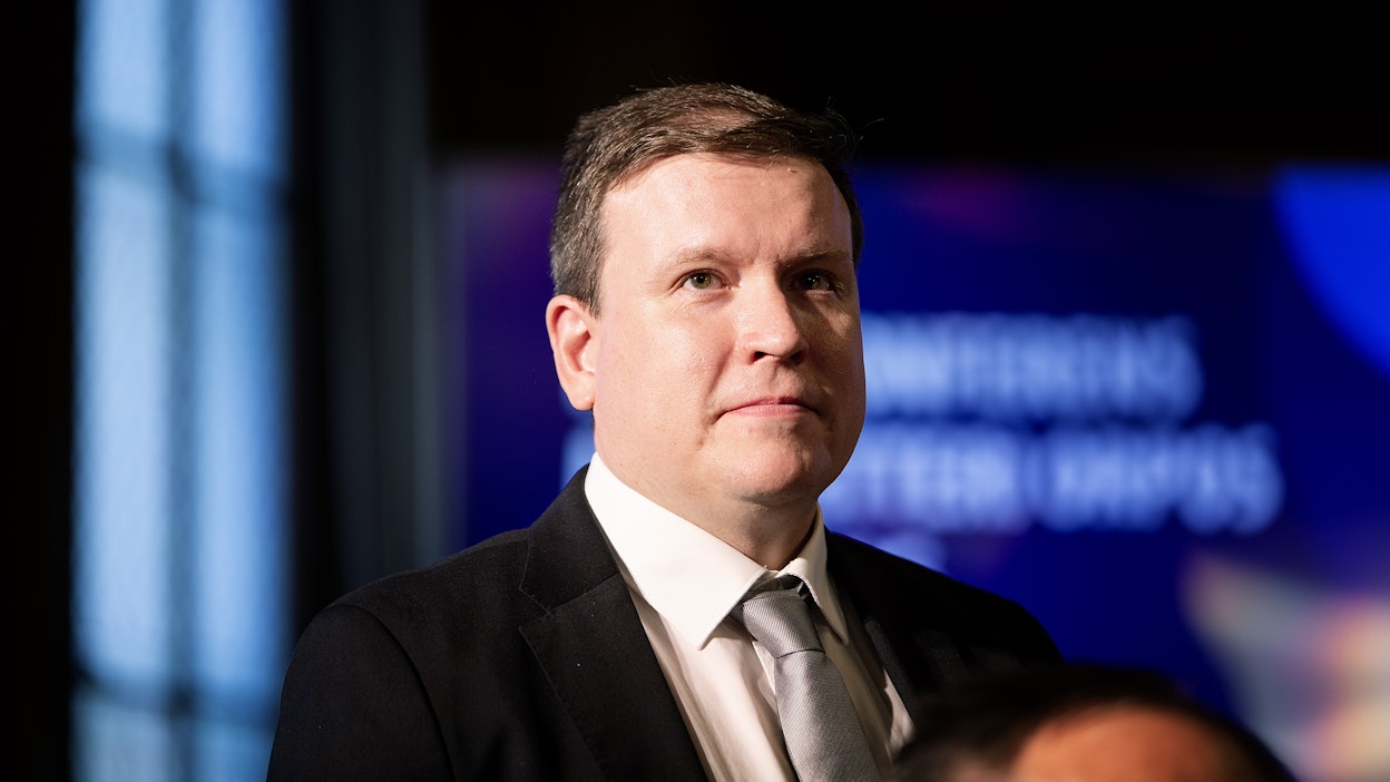 Ville Tavio on istunut eduskunnassa vuodesta 2015 lähtien. Hän on Turusta ja juristi sekä yrittäjä.