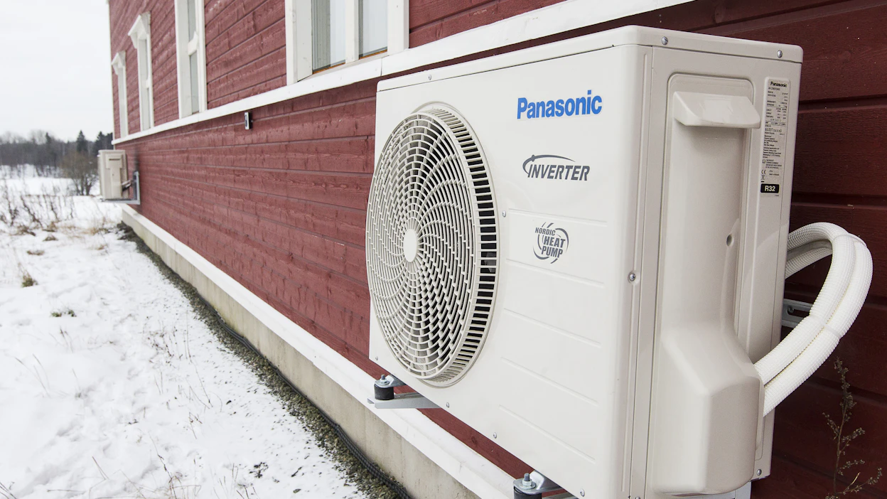 Tyypillisimmässä tuettavassa energiaremontissa vaihdetaan joko maalämpöön tai ilmavesilämpöpumppuun jostain muusta lämmitysjärjestelmästä, yleensä öljystä.