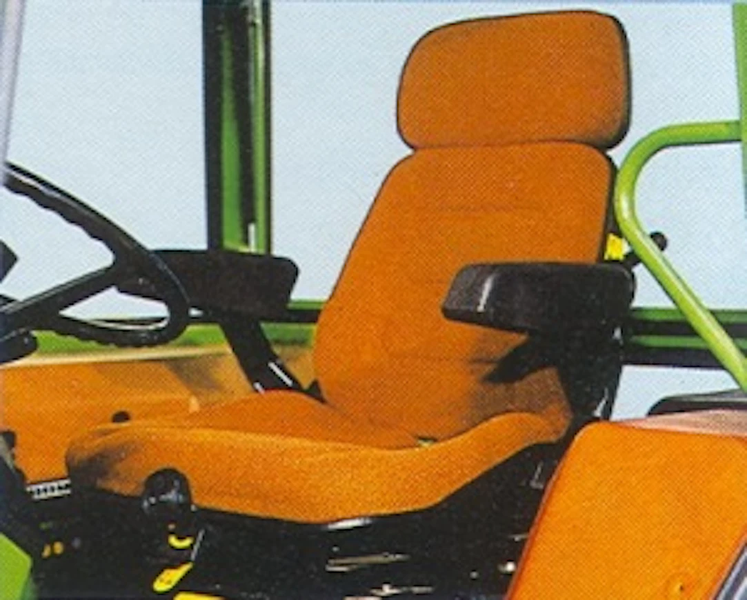 84Fendt308ohjaamo