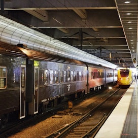 Ruotsissa rautateiden henkilöliikenne avattiin kokonaan kilpailulle vuonna 2010. Kuva Tukholman rautatieasemalta. LEHTIKUVA / RONI REKOMAA