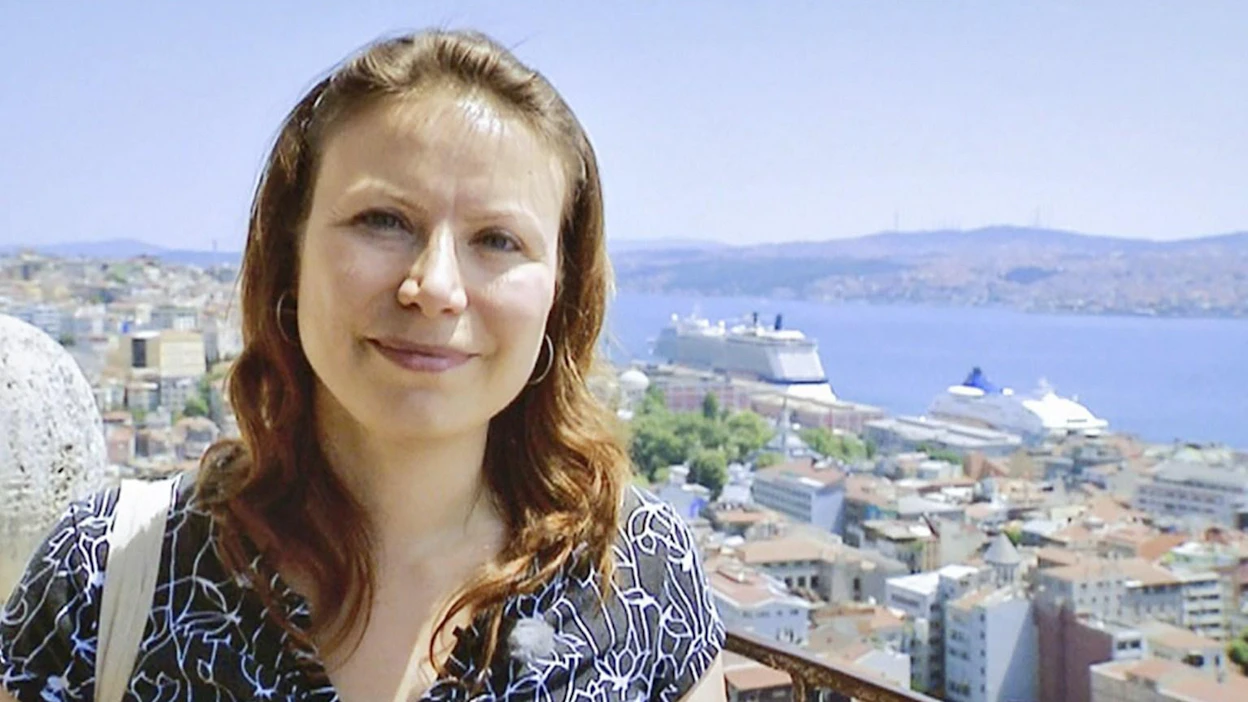 Suomalainen toimittaja Ayla Albayrak tuomittiin Turkissa vankeuteen poissaolevana. LEHTIKUVA /YLE/ Juha Heikanen