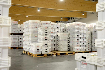 Postin logistiikkakeskus Seinäjoella valmistui tämän vuoden tammikuussa. Se sijaitsee elintarvikelogistiikan merkittävässä solmukohdassa.
