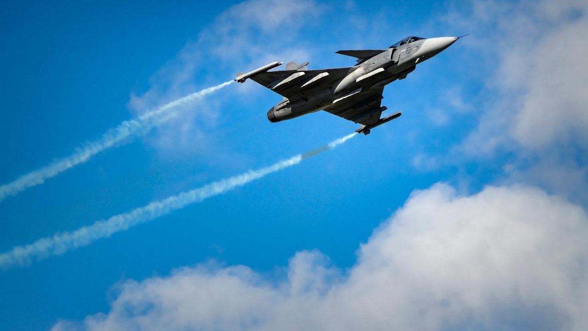 Itämerellä liikkuvien venäläisalusten liikkeet ovat olleet viime aikoina Ruotsin ilmavoimien monitoimihävittäjien seurannassa. Vastaava Saab Jas 39 Gripen -konetyyppi nähtiin Kauhavalla lentonäytöksessä elokuussa 2020.