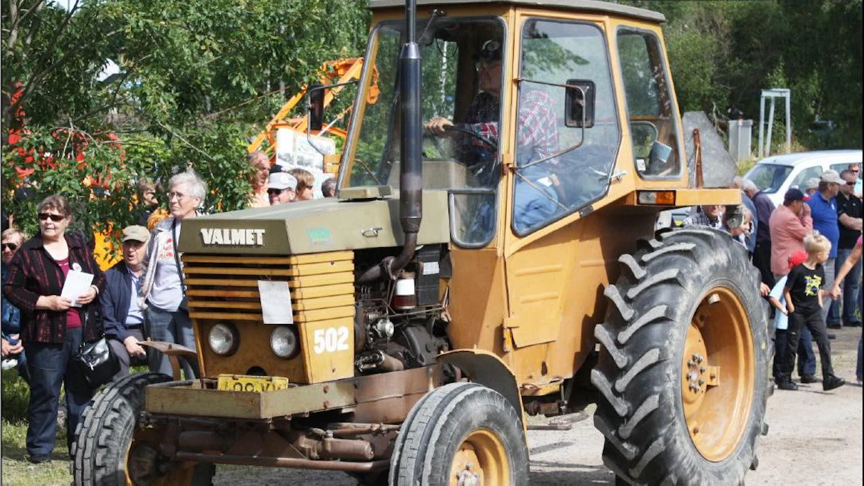 Valmet 502 -traktoria valmistettiin vuosina 1971–1982 Suolahdessa.