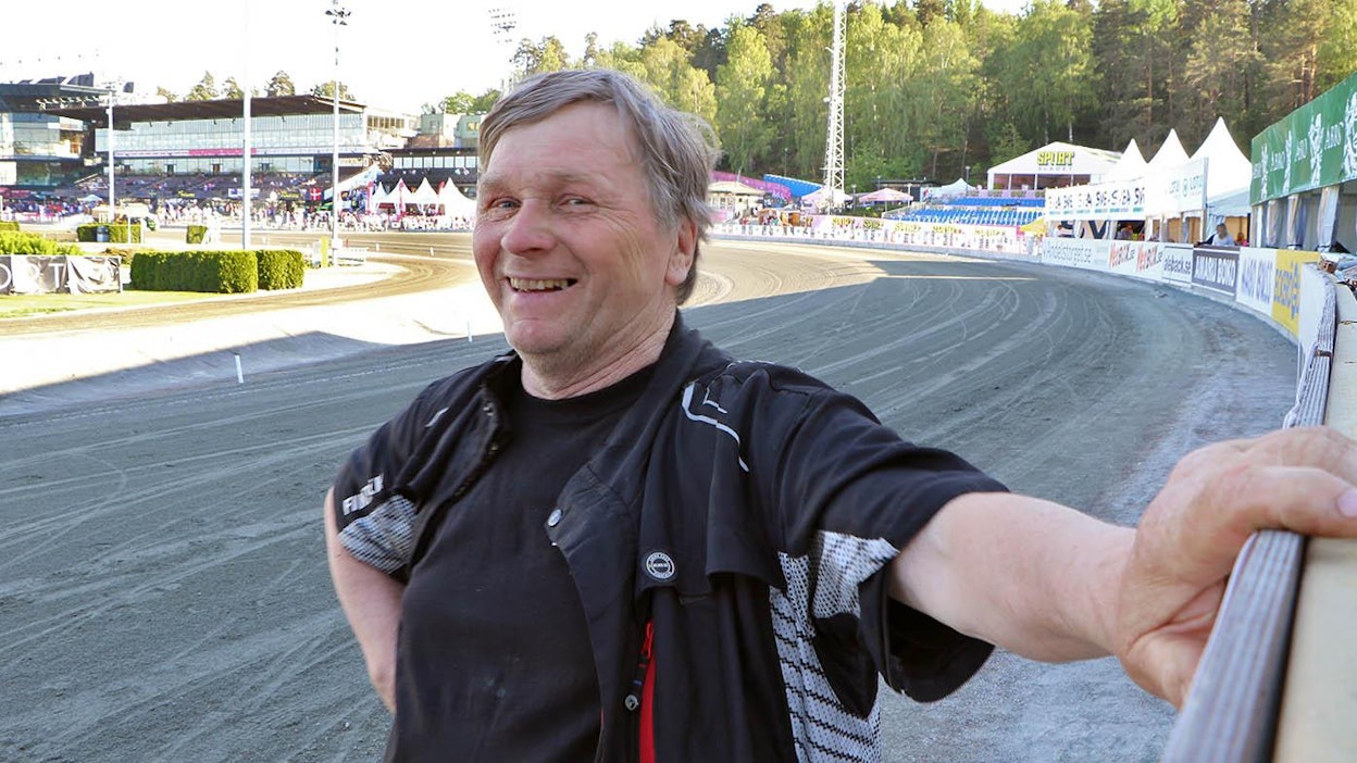 "Meille tämä on myös elämysreissu", myhäili Pikkukahvelin valmentaja Reijo Heiskanen lauantaina Solvallassa.
